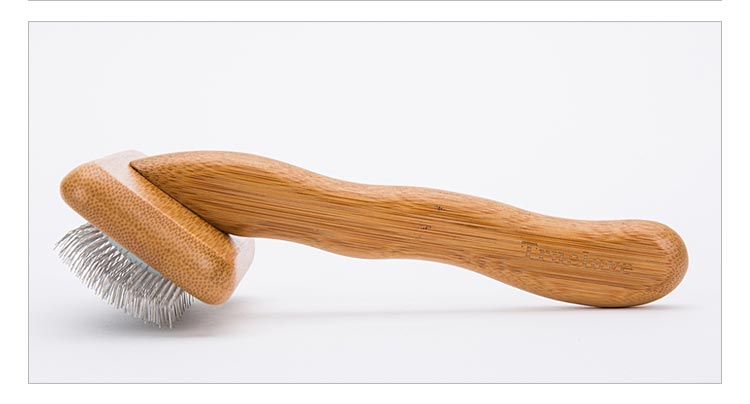Miljövänlig hundborste i bambu för daglig pälsvård